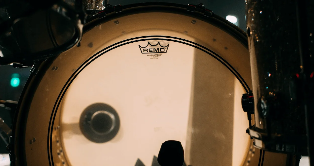 bass drum head on drum set